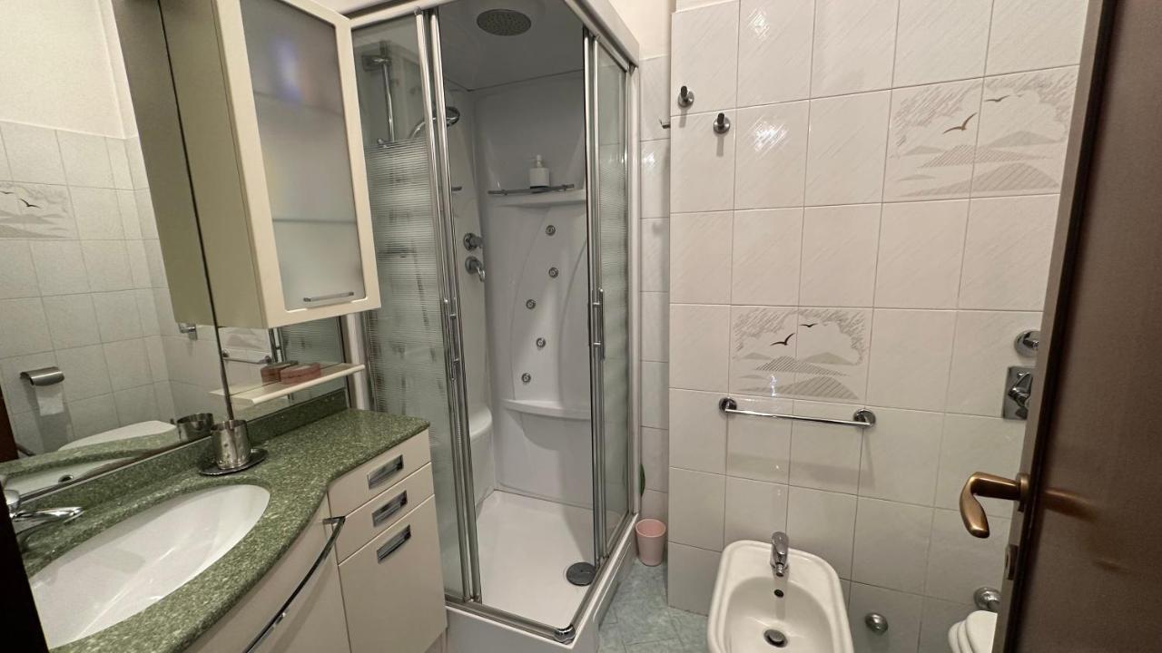 Dehomes - Two Bedrooms, Terrace, Wi-fi, Tram To Centre & Rho Fiera Appartamento *