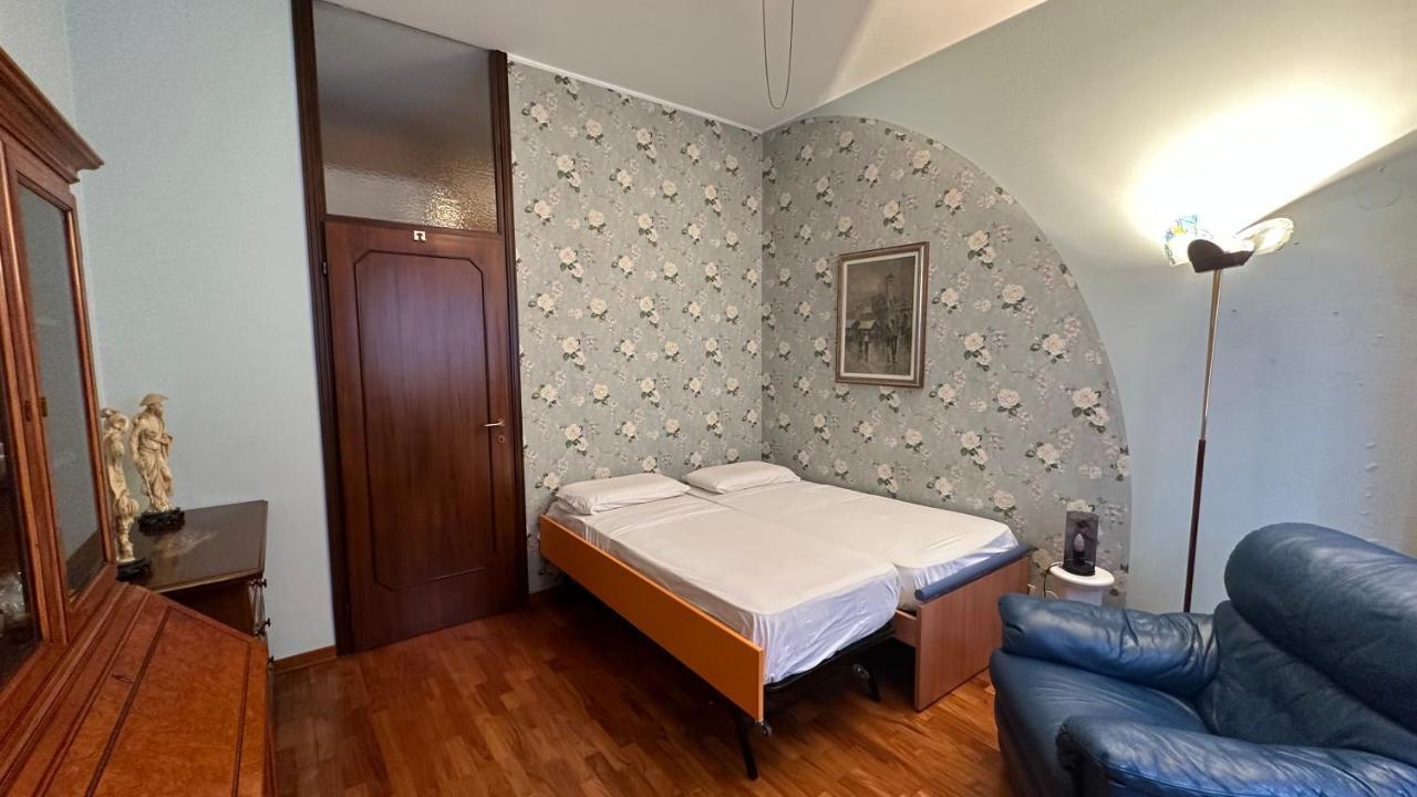 Dehomes - Two Bedrooms, Terrace, Wi-fi, Tram To Centre & Rho Fiera * Milano